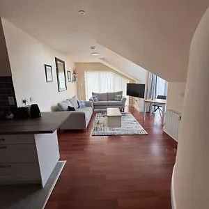 https://apt-washington-street-penthouse.corkhotel.net